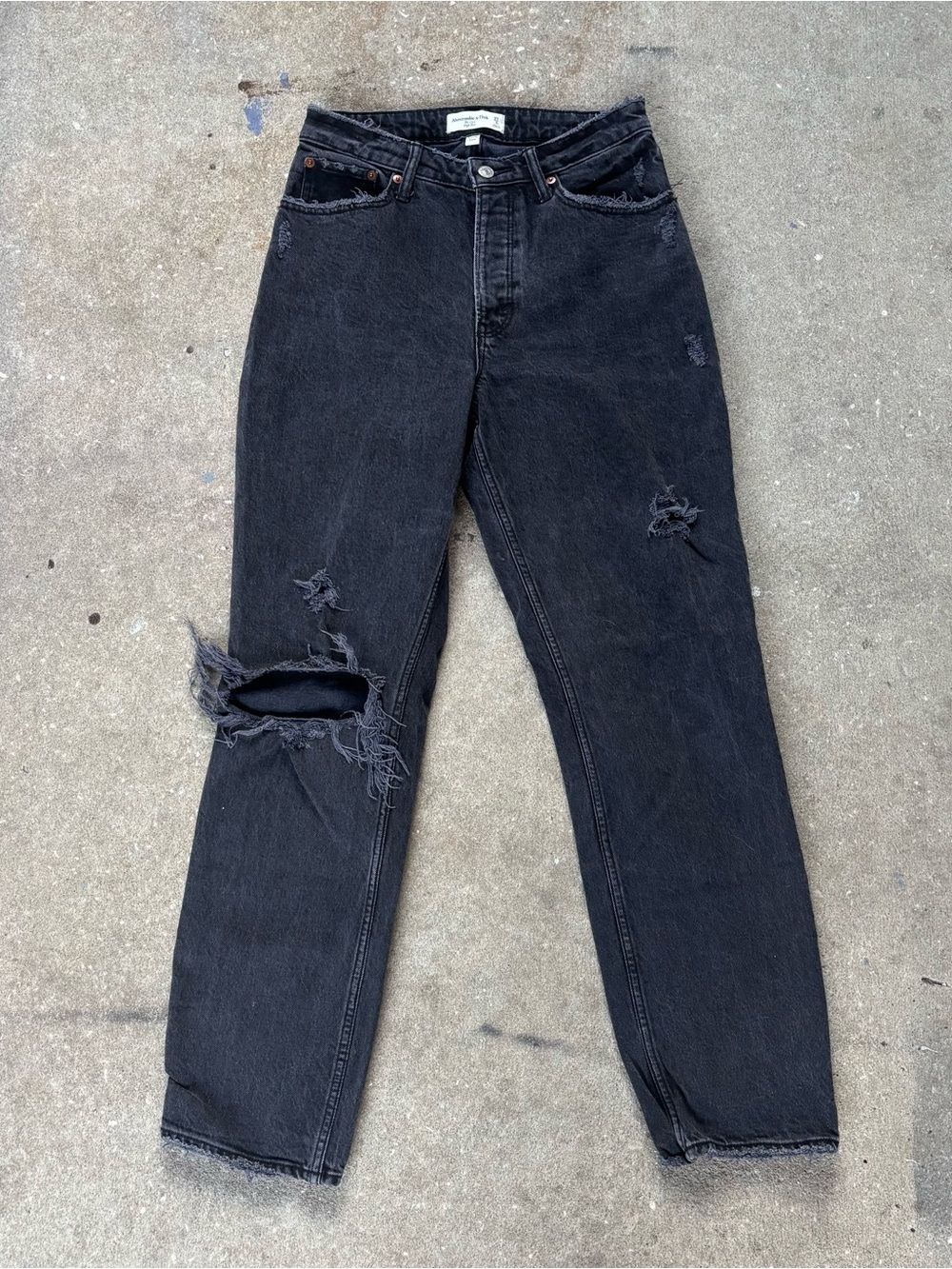 Abercrombie & Fitch Curve Love Black Distressed high rise the dad fit